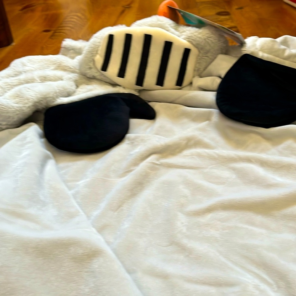 Pillowfort Knight Hooded Blanket - Picture 2 of 3